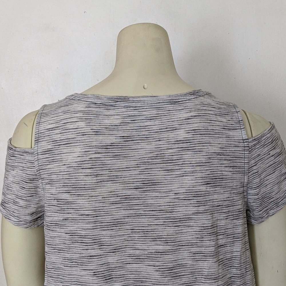 Loft Cold Shoulder Size Medium Pullover Top - image 5